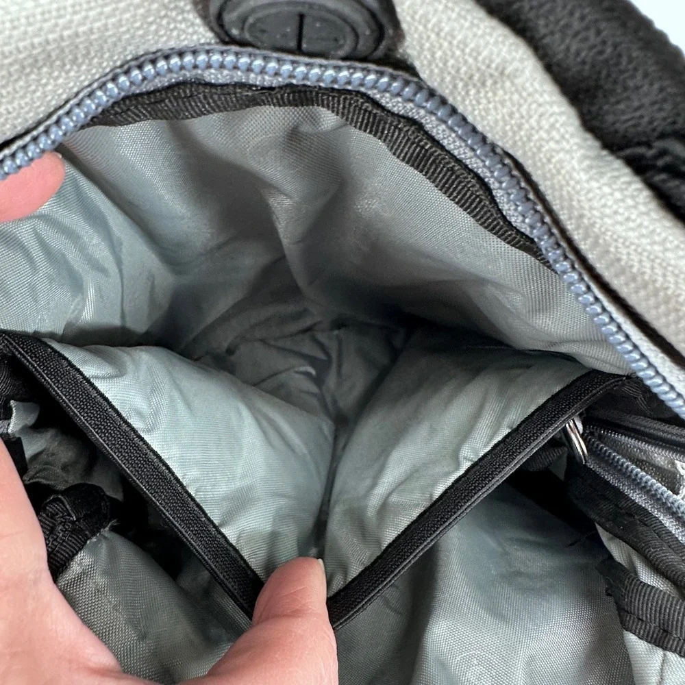 Pacsafe Venturesafe 200 PA025 Anti-Theft Crossbody‎ Gray Black Travel Shoulder